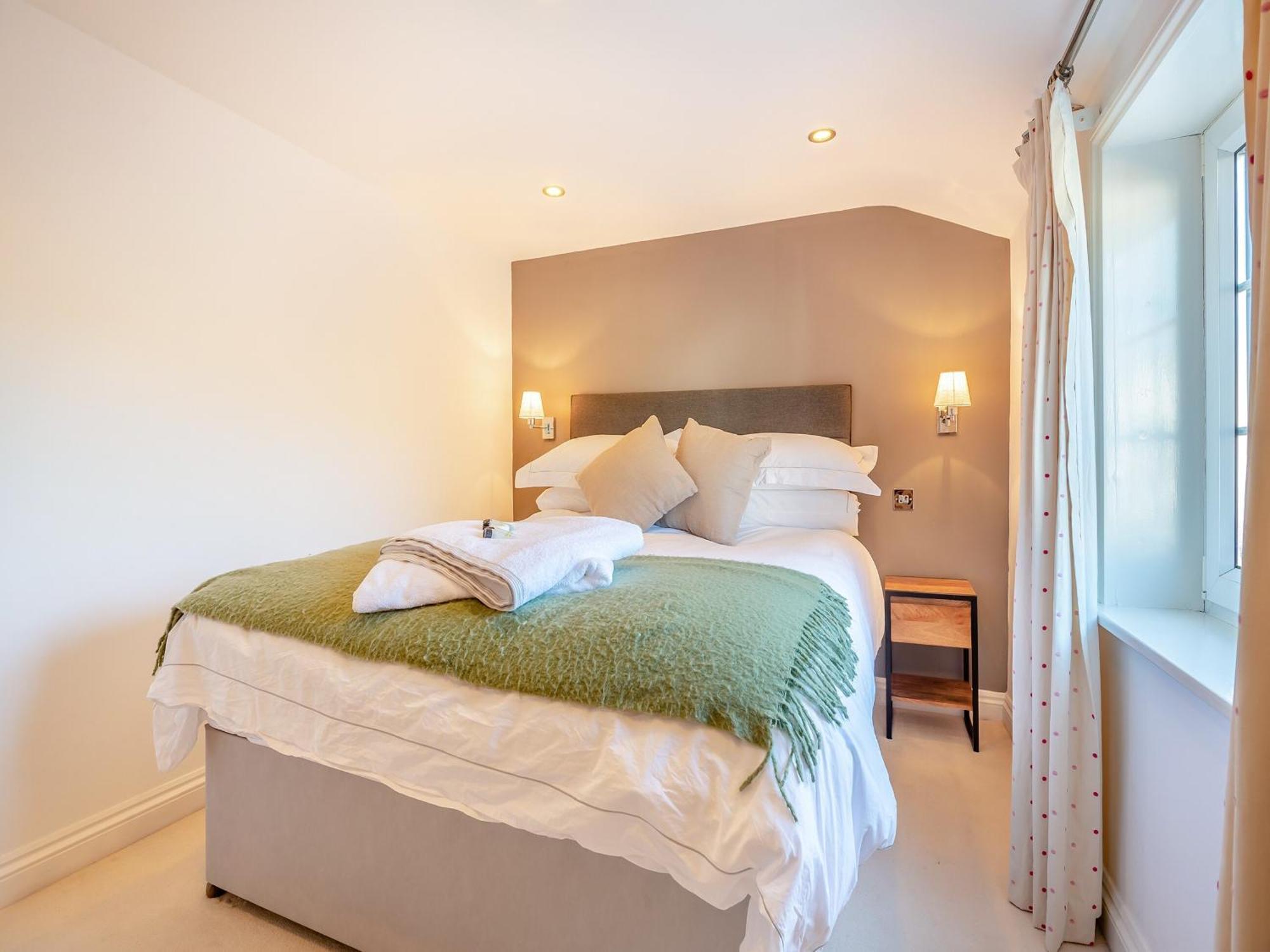 Kings Lea Villa Lymington Buitenkant foto