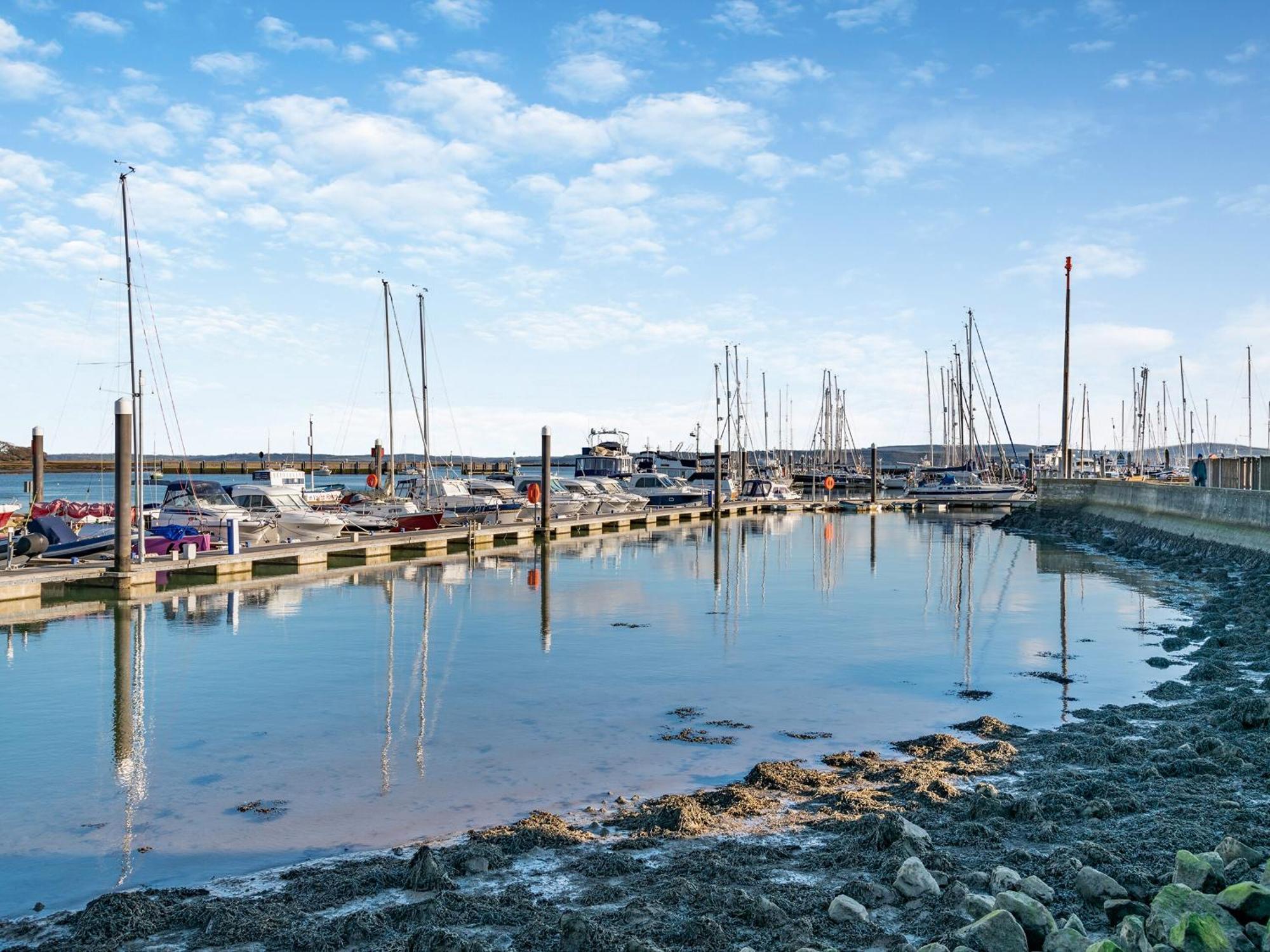 Kings Lea Villa Lymington Buitenkant foto